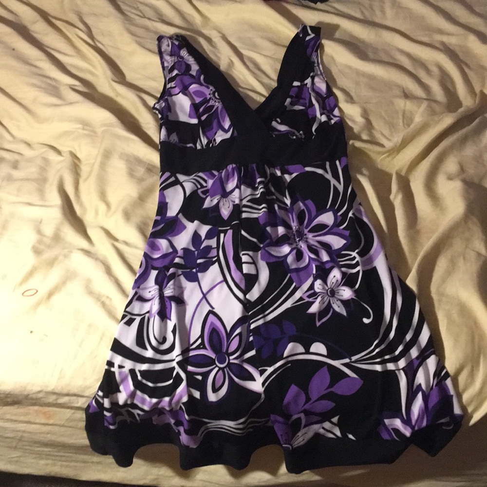 i’m selling a dress